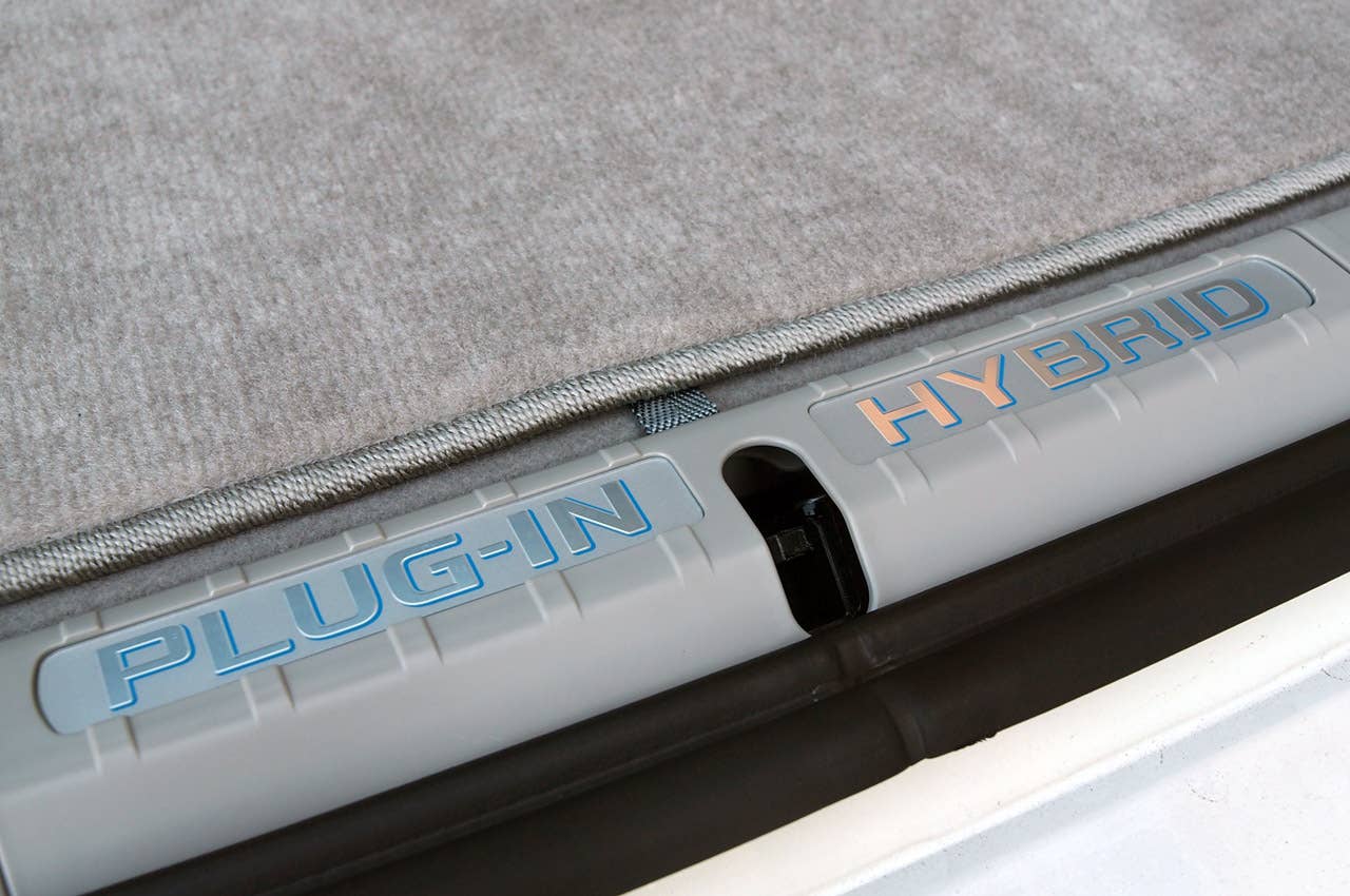 2012 Toyota Prius Plug-In badge