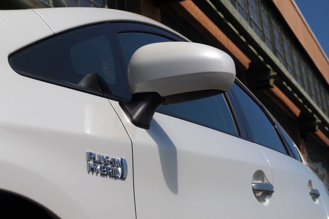2012 Toyota Prius Plug-In side detail