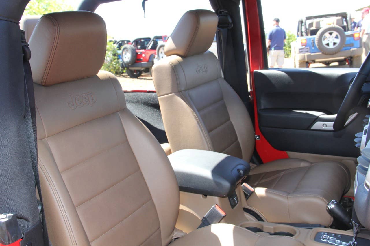 2012 Jeep Wrangler front seats