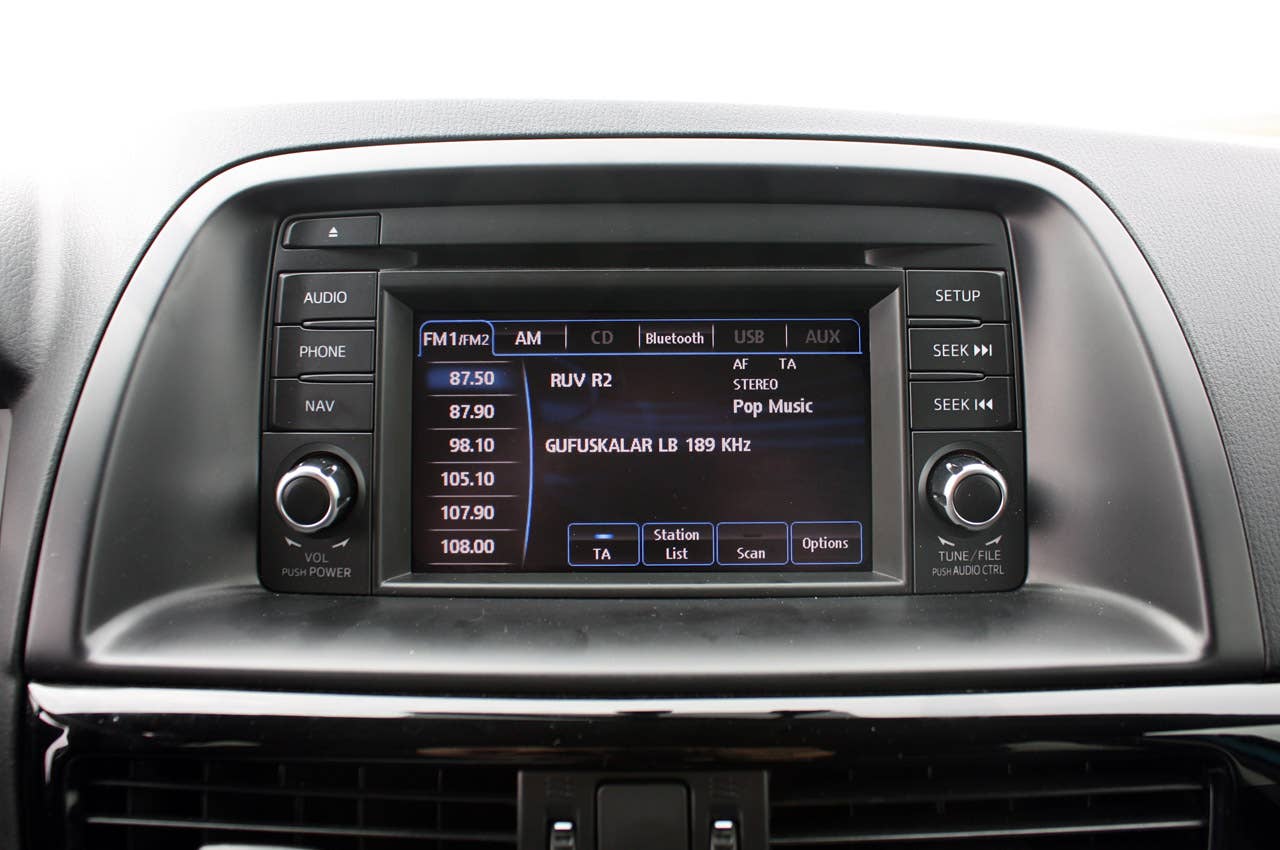 2013 Mazda CX-5 audio system display