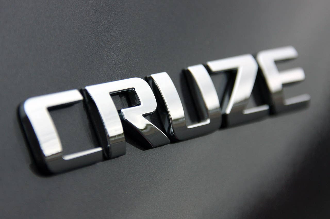 2011 Chevrolet Cruze 1LT badge