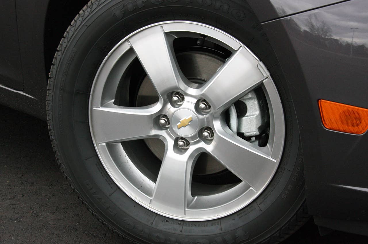 2011 Chevrolet Cruze 1LT wheel