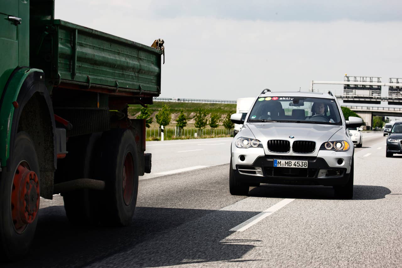 Research Project Aktiv "System for Active Hazard Braking? (06/2010)