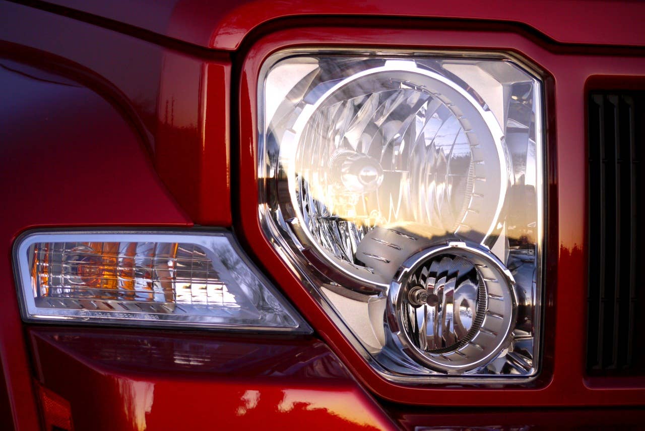2010 Jeep Liberty Sport headlight