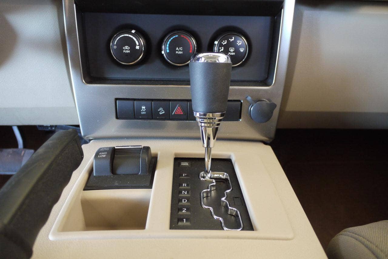 2010 Jeep Liberty Sport shifter
