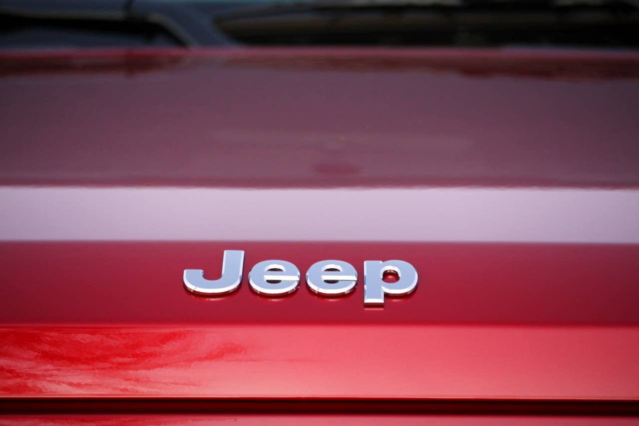 2010 Jeep Liberty Sport logo