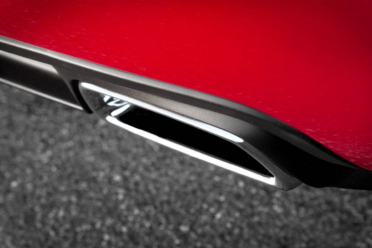 2011 Dodge Charger exhaust tip