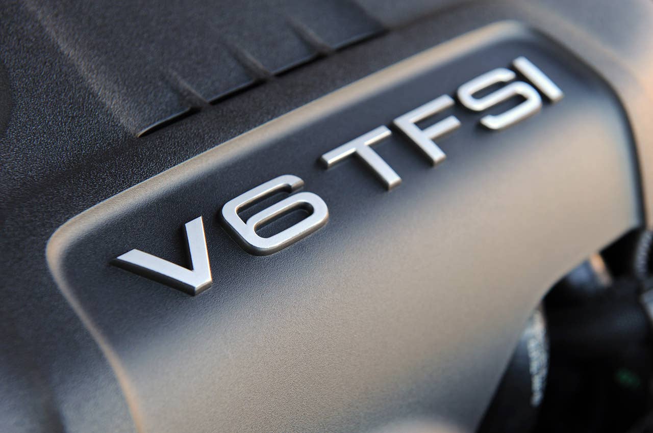 2012 Audi A7 3.0T engine detail