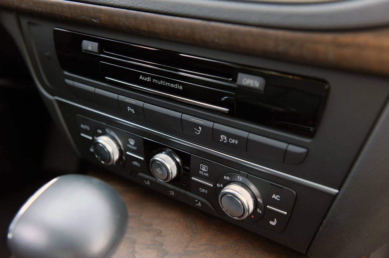 2012 Audi A7 3.0T instrument panel