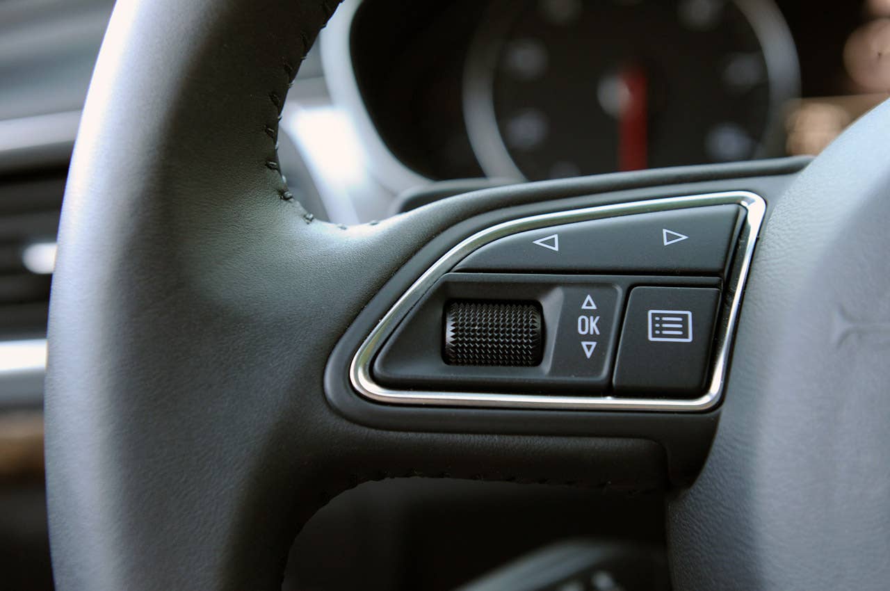 2012 Audi A7 3.0T steering wheel controls