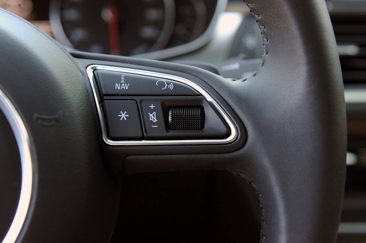 2012 Audi A7 3.0T steering wheel controls