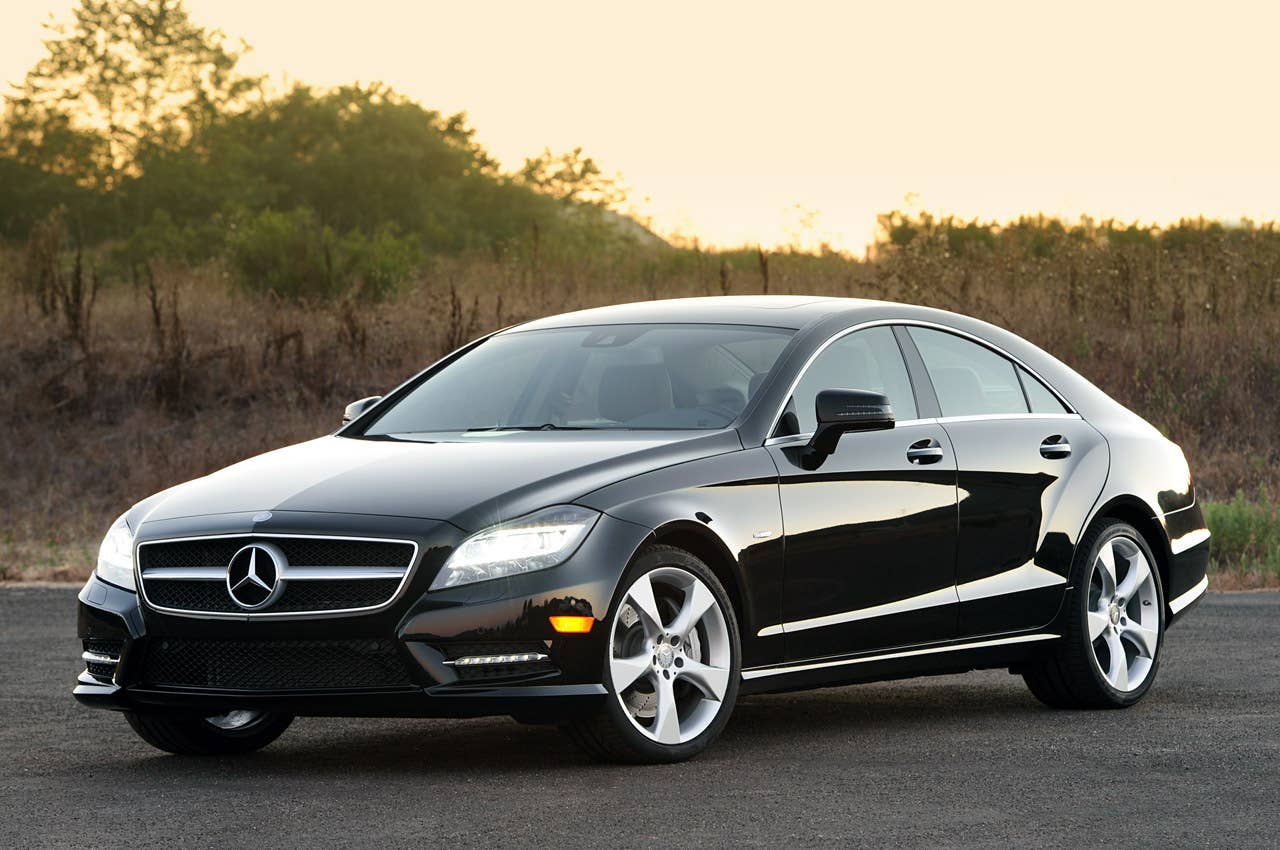 2012 Mercedes-Benz CLS550 front 3/4 view