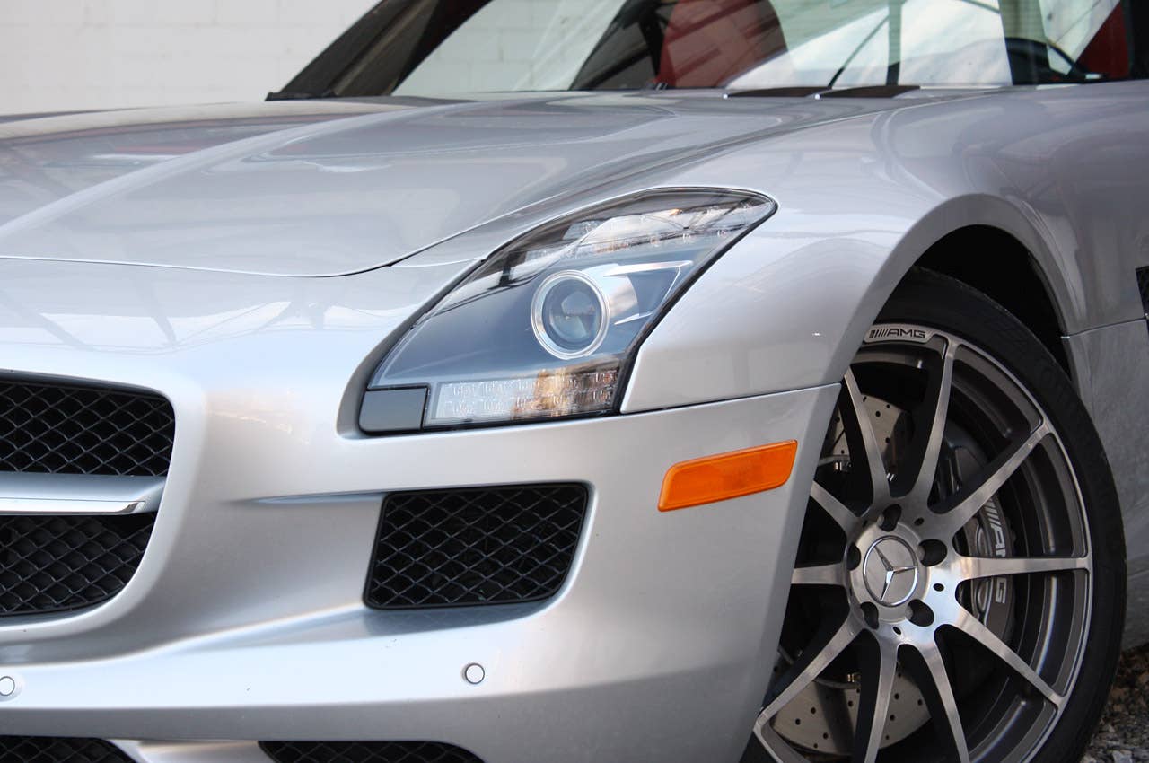 2010 Mercedes-Benz SLS AMG front detail