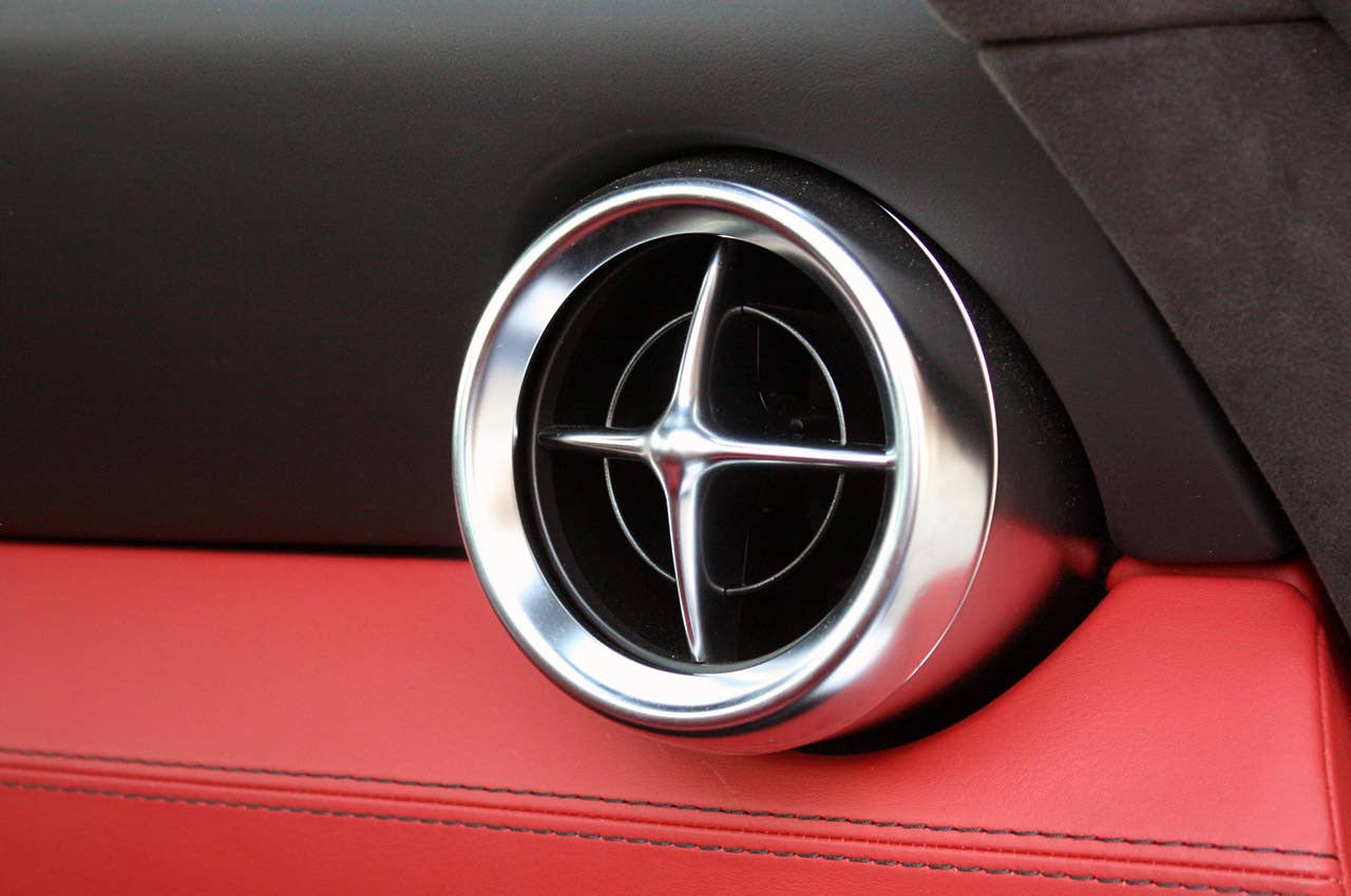 2010 Mercedes-Benz SLS AMG dash vent