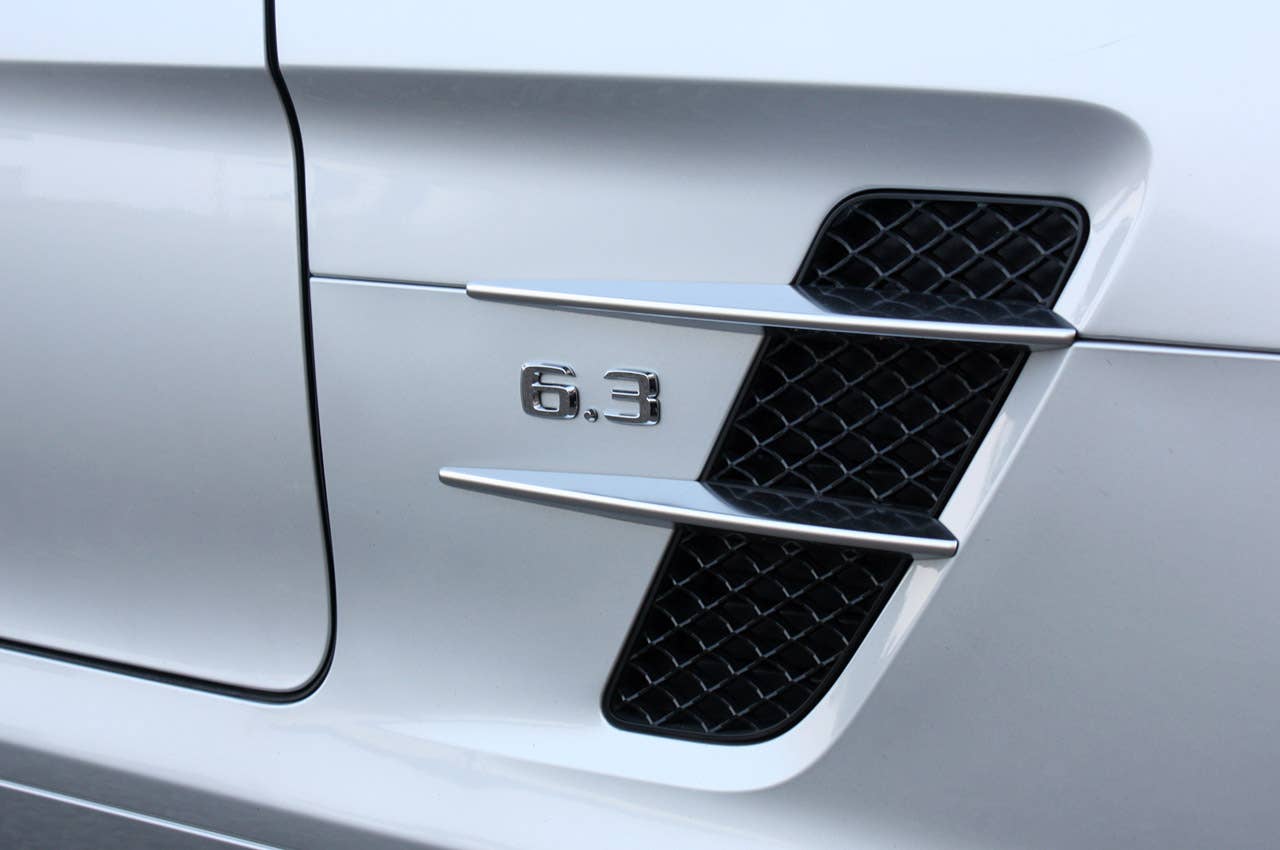 2010 Mercedes-Benz SLS AMG side vent
