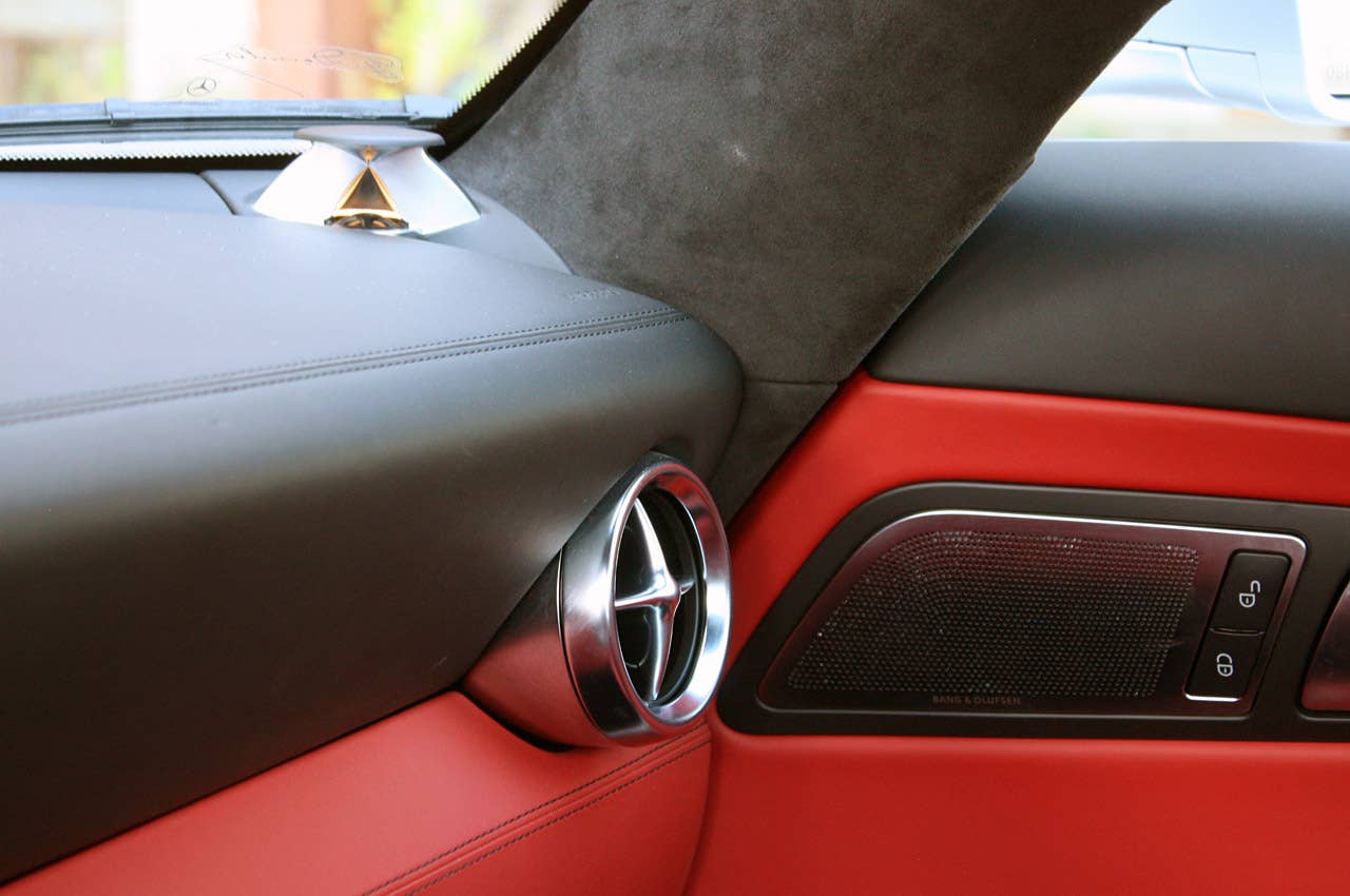 2010 Mercedes-Benz SLS AMG dash vent