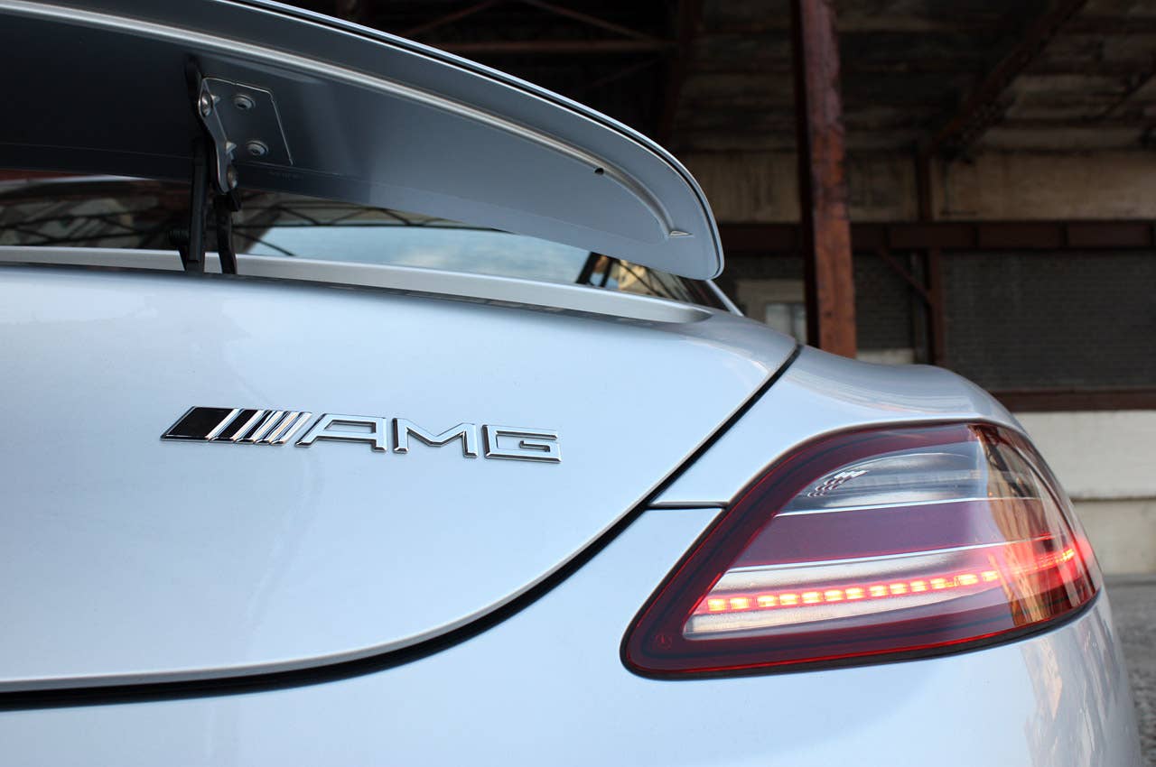 2010 Mercedes-Benz SLS AMG taillight