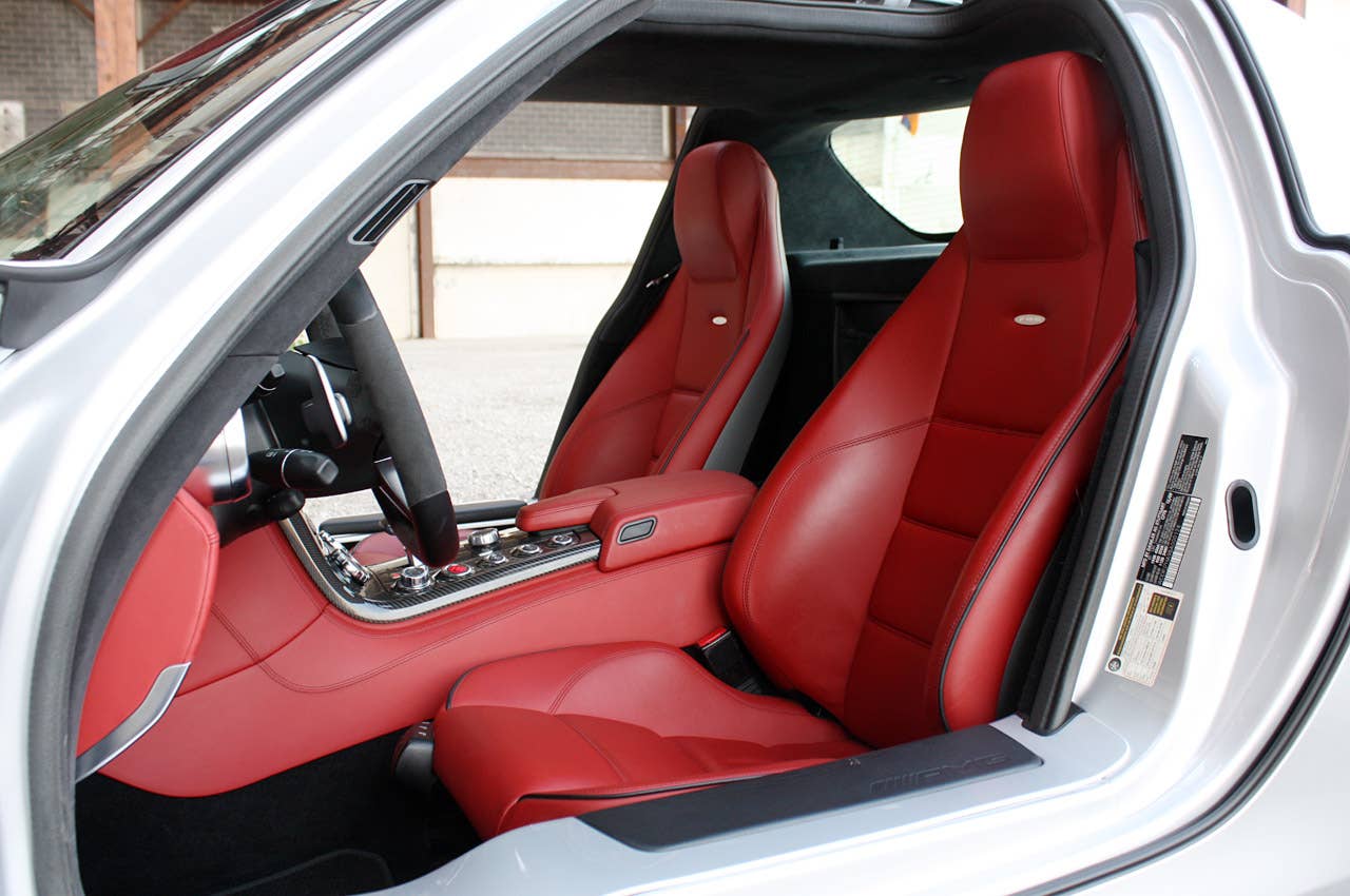 2010 Mercedes-Benz SLS AMG seats