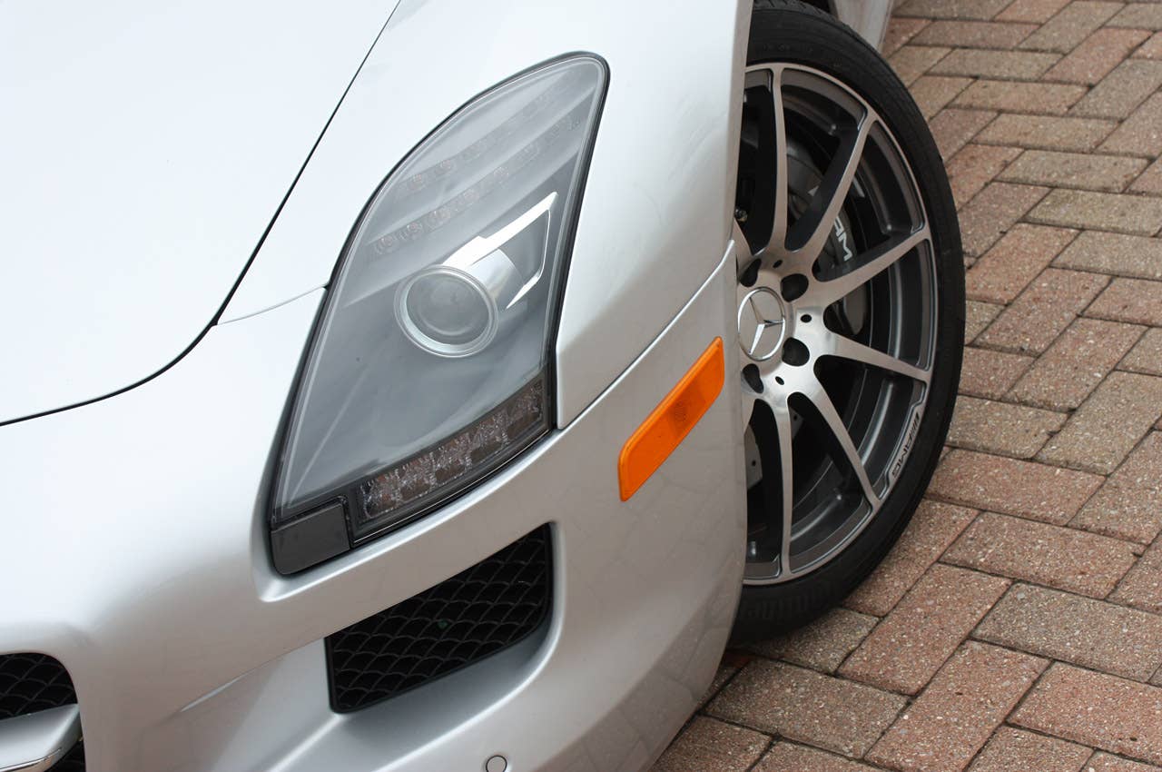 2010 Mercedes-Benz SLS AMG front detail