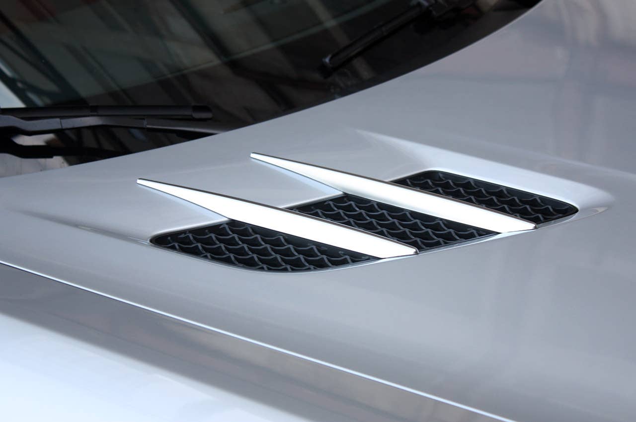 2010 Mercedes-Benz SLS AMG hood vent