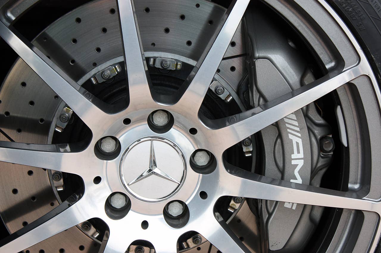 2010 Mercedes-Benz SLS AMG wheel detail