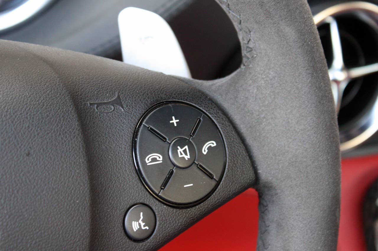 2010 Mercedes-Benz SLS AMG steering wheel controls