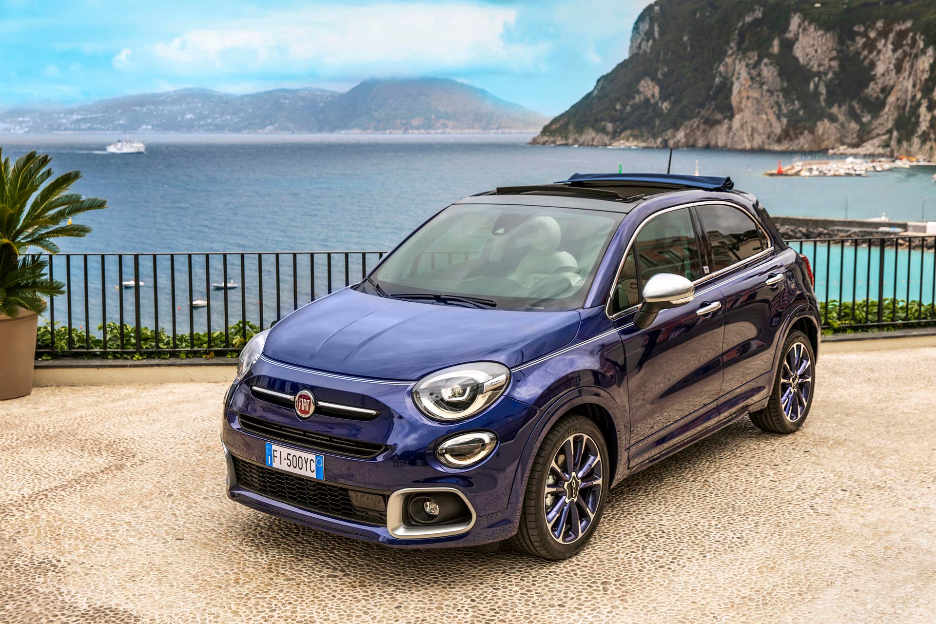 2022 Fiat 500X Yacht Club Capri special edition