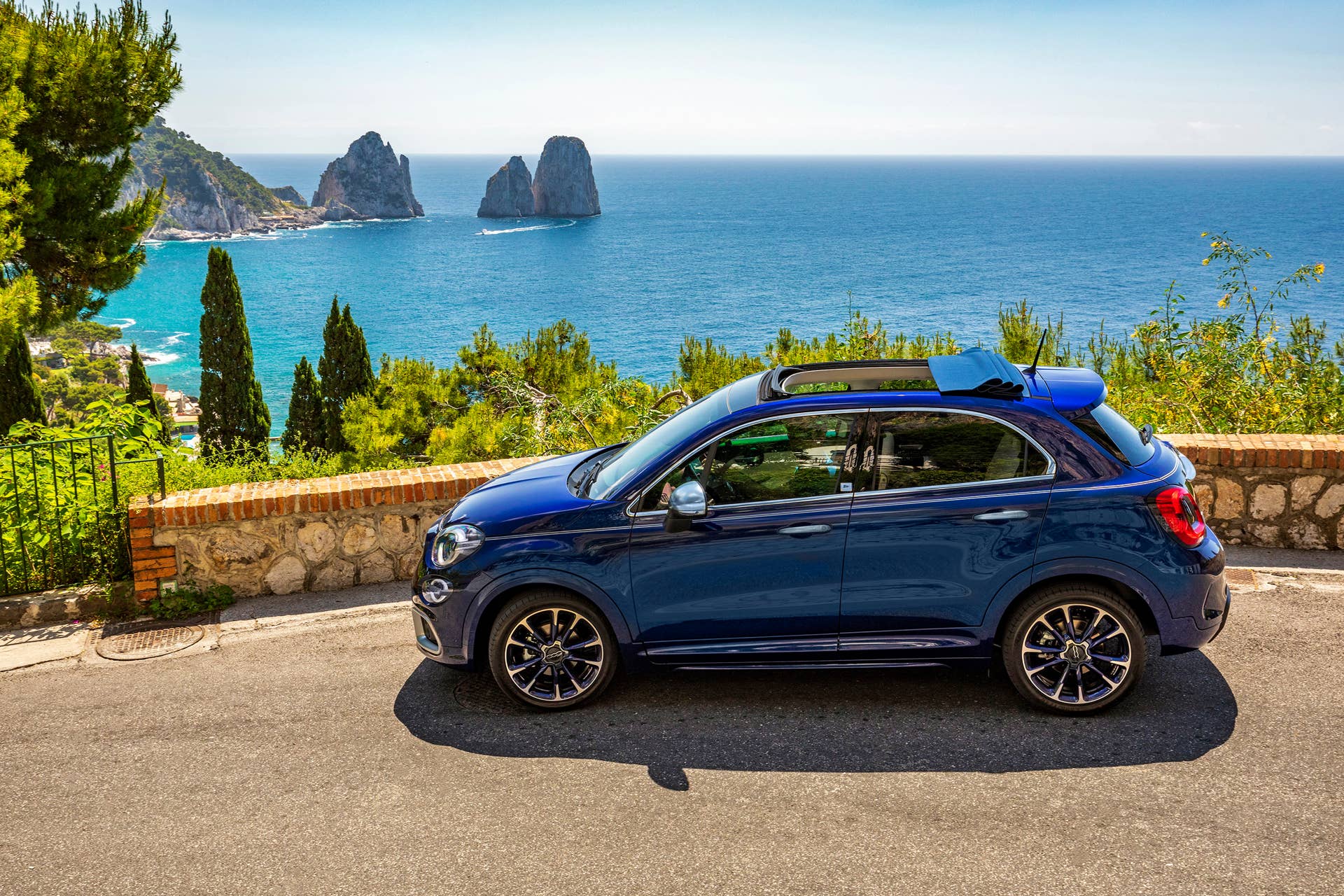 2022 Fiat 500X Yacht Club Capri special edition