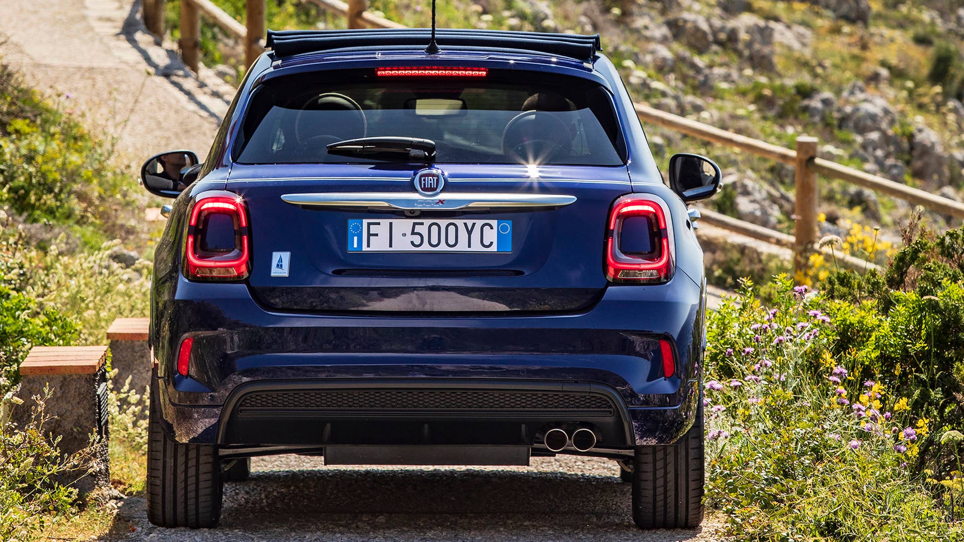 2022 Fiat 500X Yacht Club Capri special edition