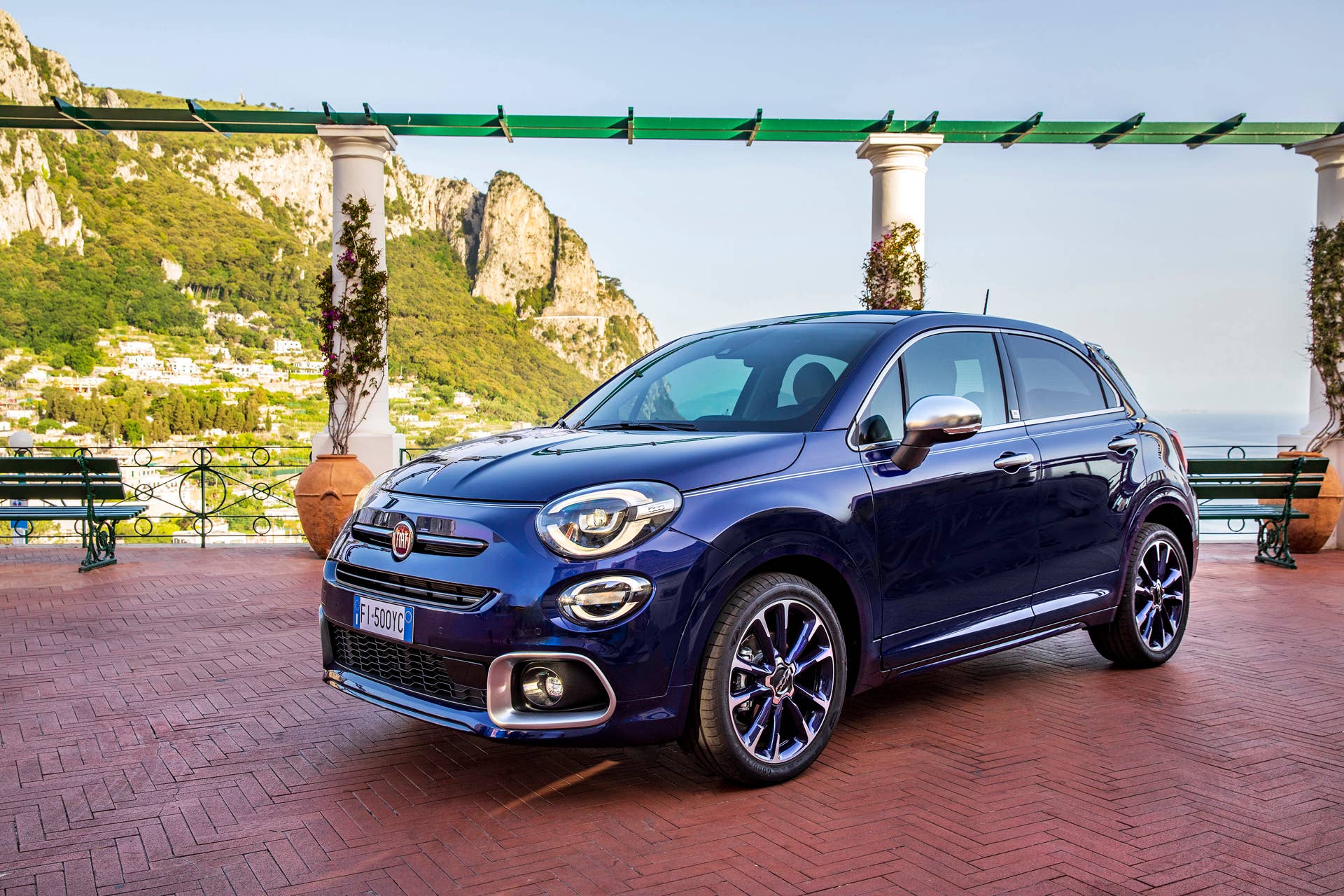 2022 Fiat 500X Yacht Club Capri special edition