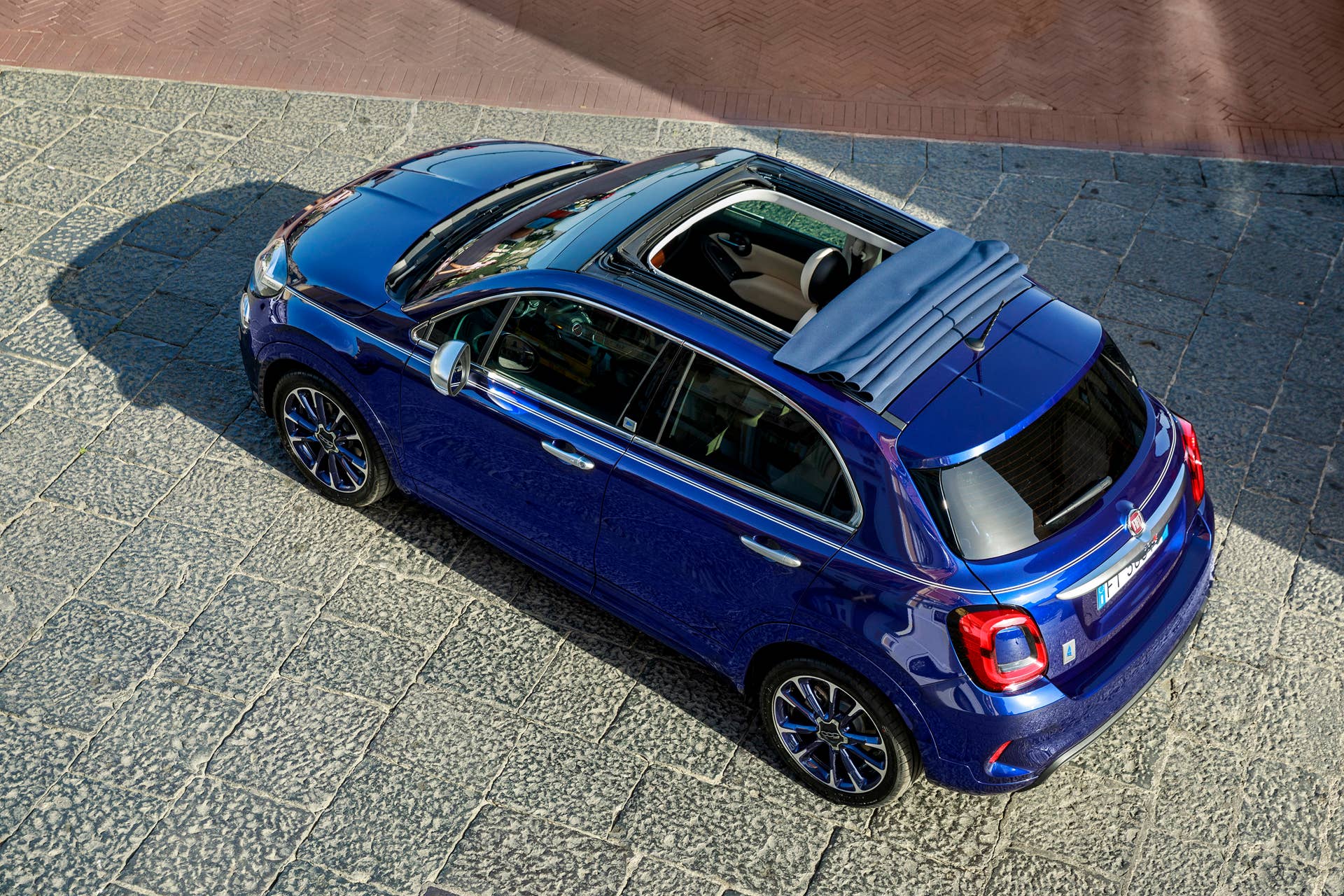 2022 Fiat 500X Yacht Club Capri special edition