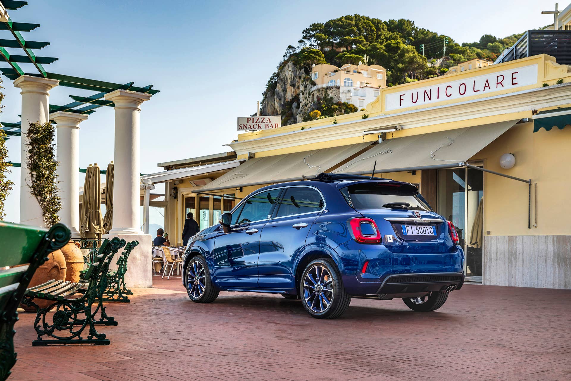 2022 Fiat 500X Yacht Club Capri special edition