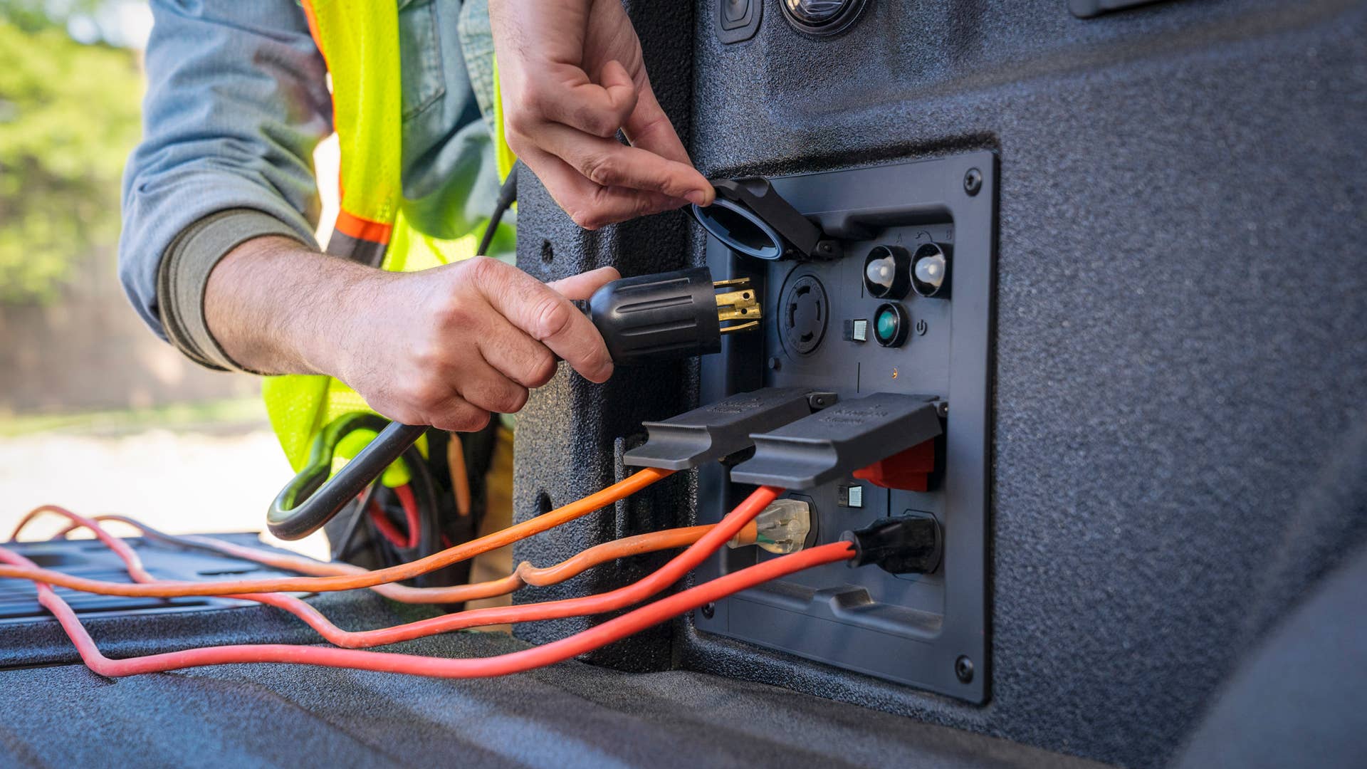 Available 7.2-kilowatt Pro Power Onboard features four 120V 20A outlets and one NEMA L6-20 240V 30A. The all-new F-150 features more exportable power than any light-duty full-size pickup, giving you the ability to use your truck as a mobile generator. It is available with three levels of electrical output depending on engine choice.