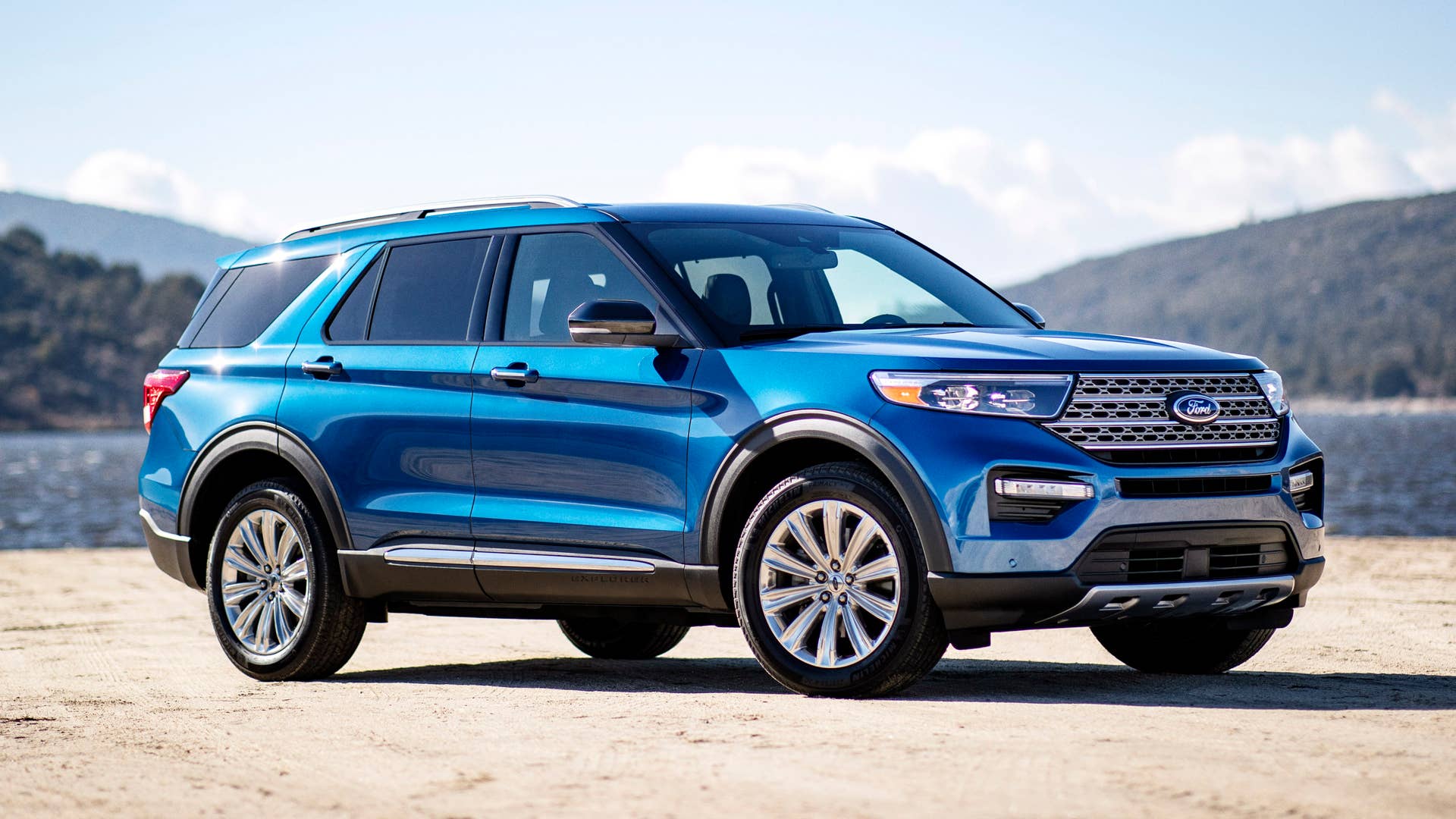 2020 Ford Explorer hybrid in blue