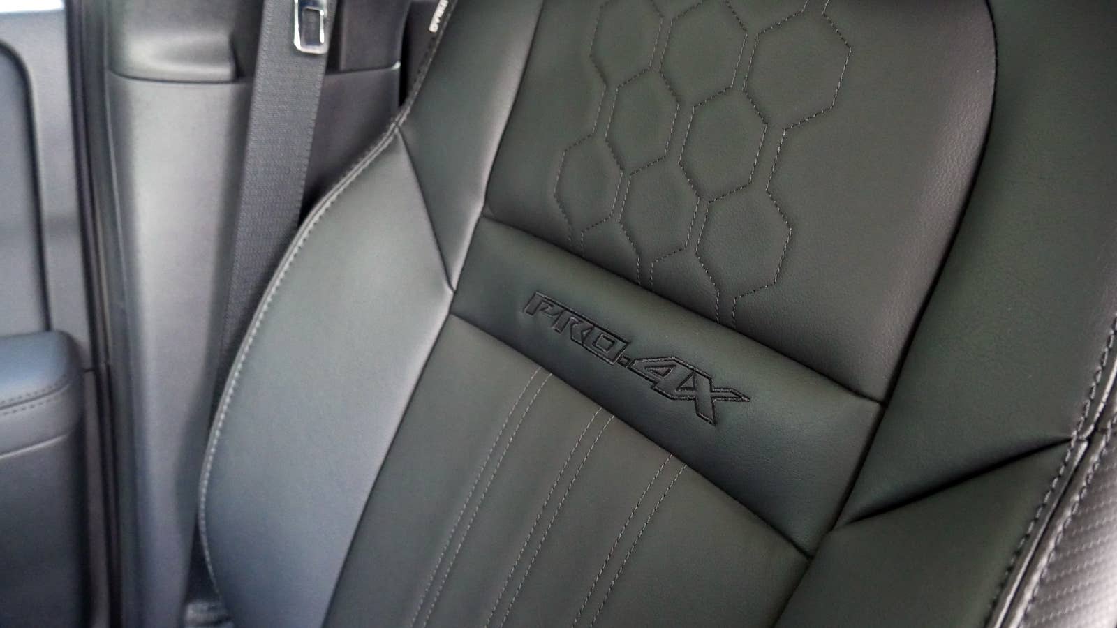 2022 Nissan Frontier Pro 4X leather