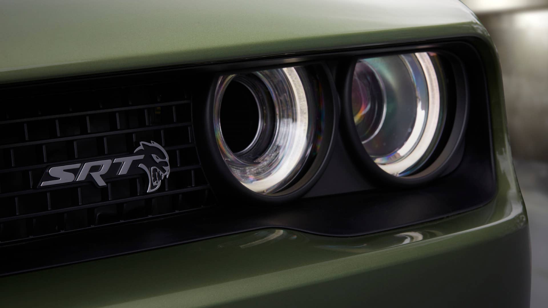 Satin Chrome Hellcat grille badging on the 2022 Dodge Challenger SRT Hellcat Redeye Widebody Jailbreak. Challenger Jailbreak models offer the choice of five exterior badging finishes.