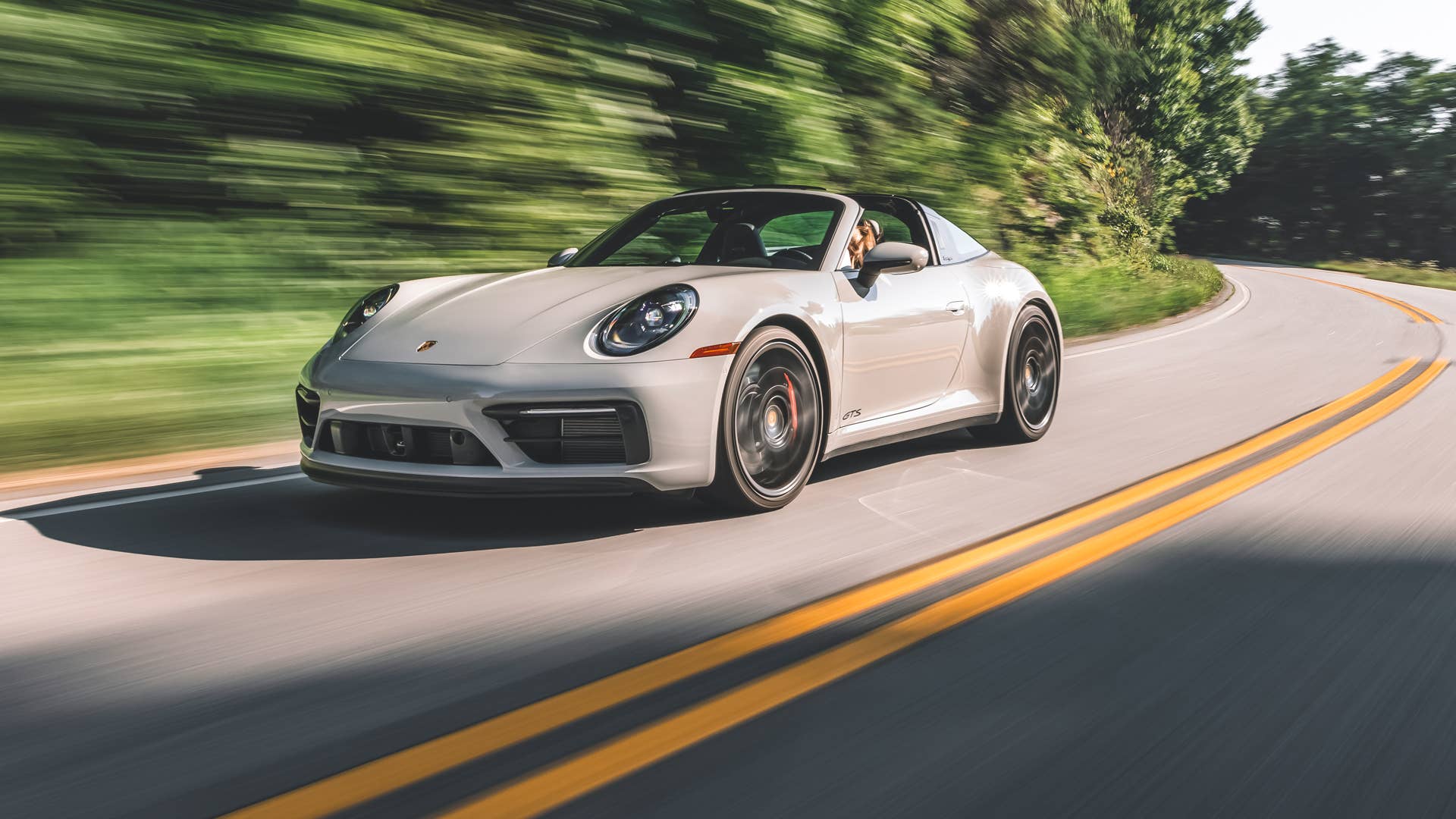 UTモデル　ポルシェ911 カレラTarga 2022 Porsche 911 GTS First Drive Review | The ideal middle ground