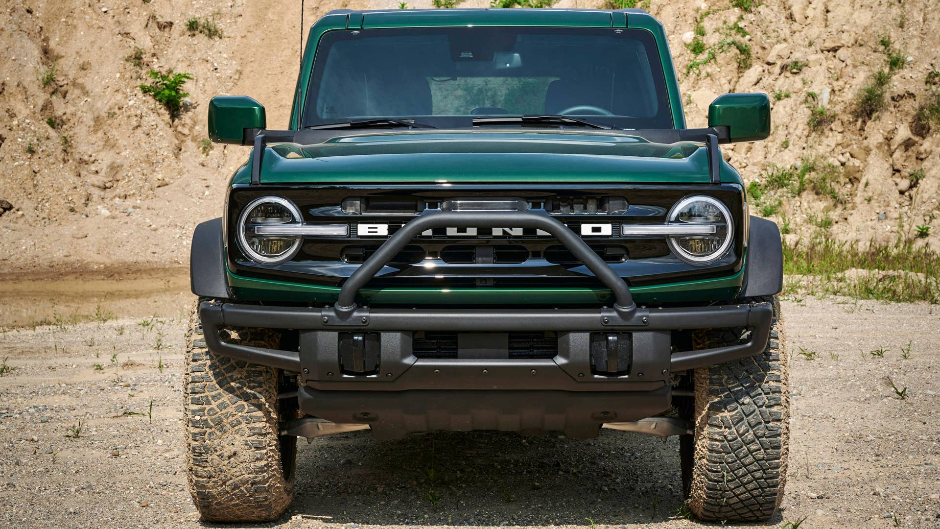 2022 Ford Bronco in Eruption Green. Available equipment shown.