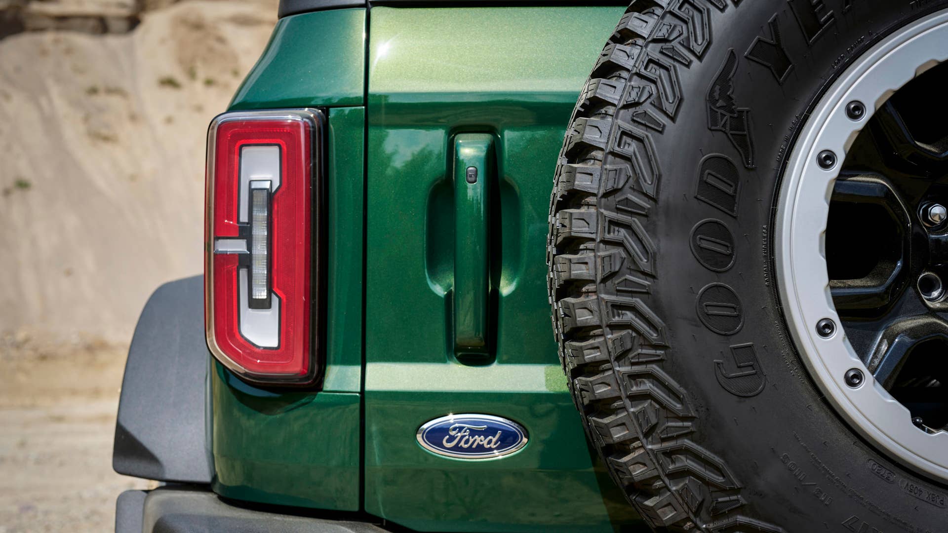 2022 Ford Bronco in Eruption Green. Available equipment shown.
