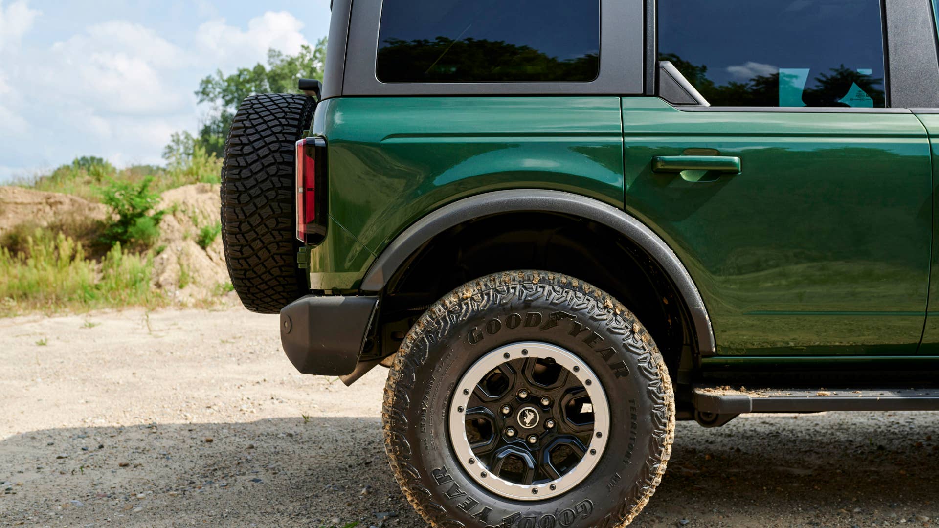 2022 Ford Bronco in Eruption Green. Available equipment shown.