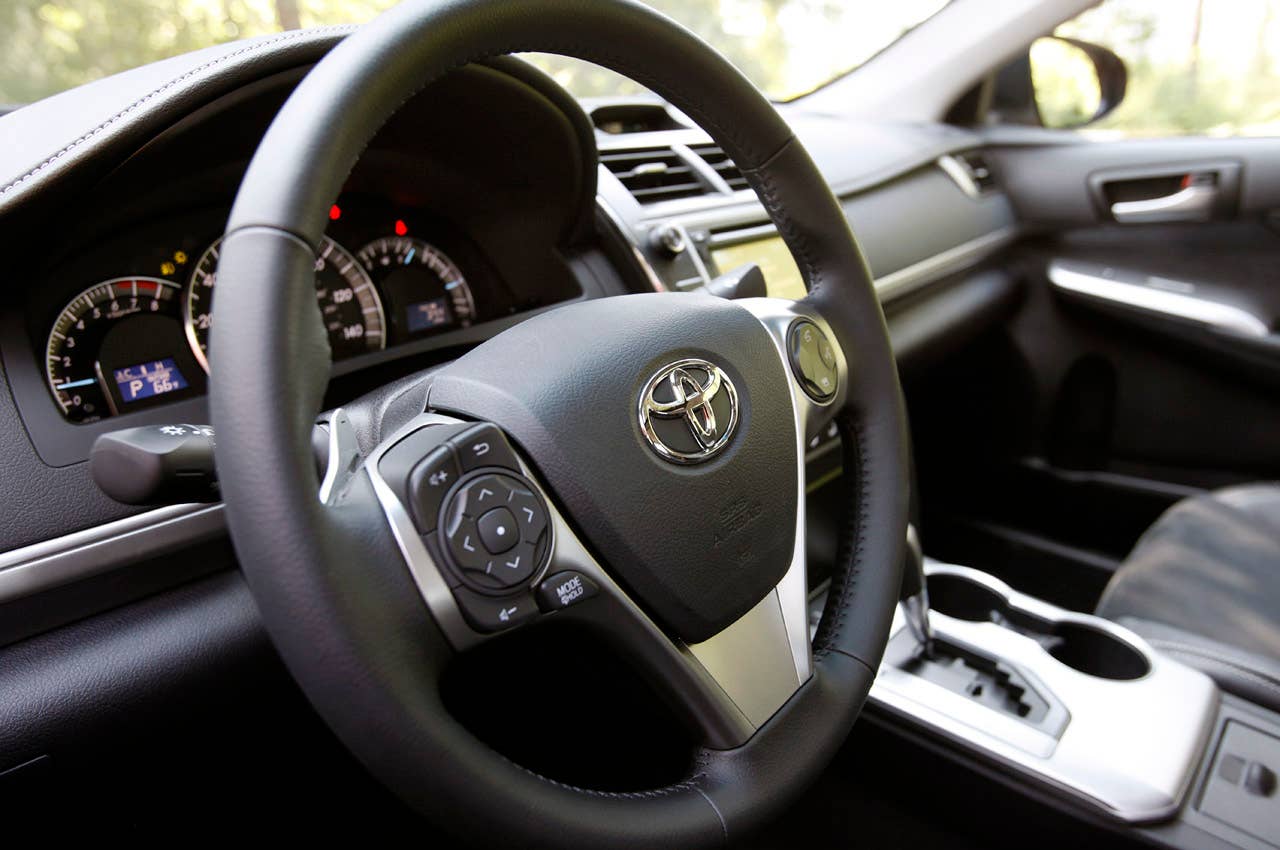 2012 Toyota Camry steering wheel
