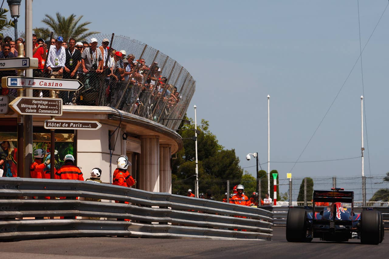 MONTE CARLO, MONACO - MAY 24: Mark Webber of Australia and Red Bull Racing drives during the Monaco Formula One Grand Prix at the Monte Carlo Circuit on May 24, 2009 in Monte Carlo, Monaco. (Photo by Mark Thompson/Getty Images)