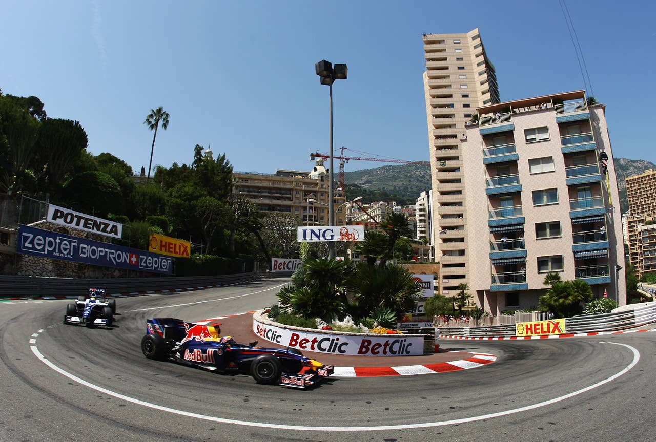 MONTE CARLO, MONACO - MAY 24: Mark Webber of Australia and Red Bull Racing drives during the Monaco Formula One Grand Prix at the Monte Carlo Circuit on May 24, 2009 in Monte Carlo, Monaco. (Photo by Paul Gilham/Getty Images)