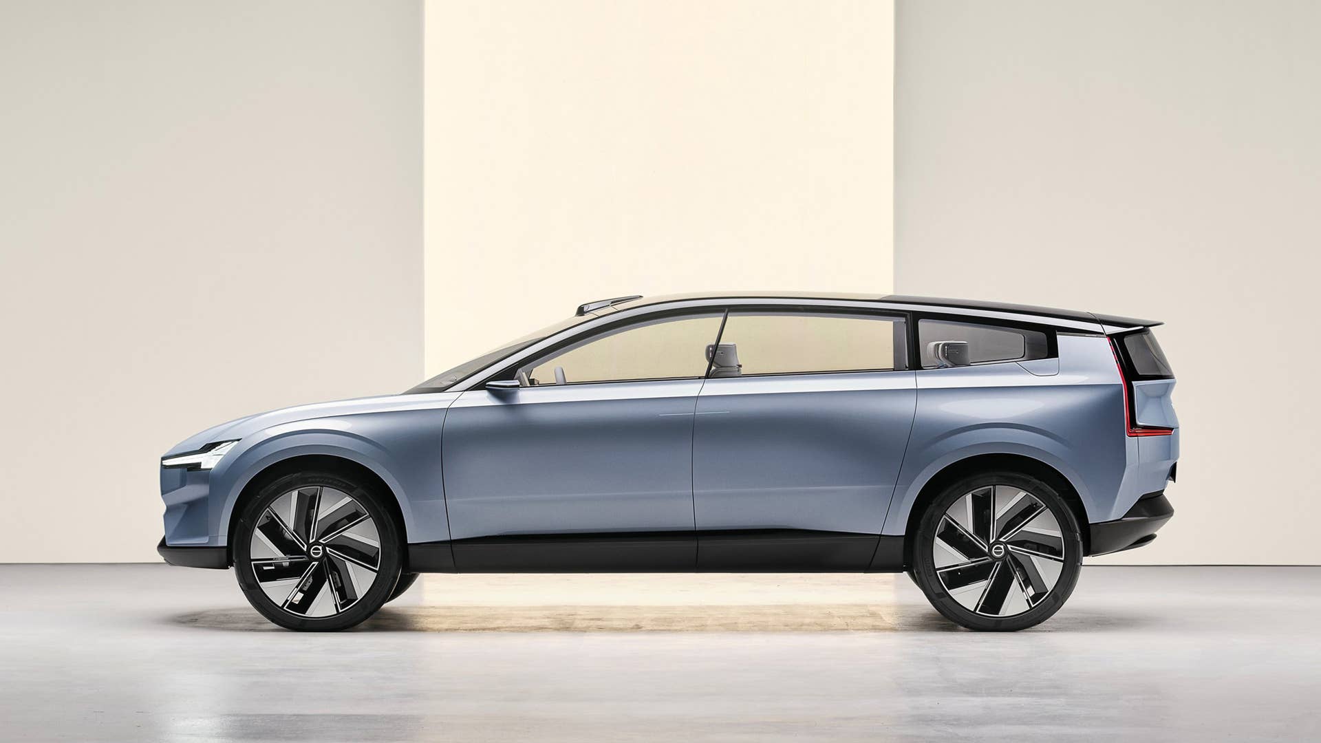 Volvo Concept Recharge, Exterior left side