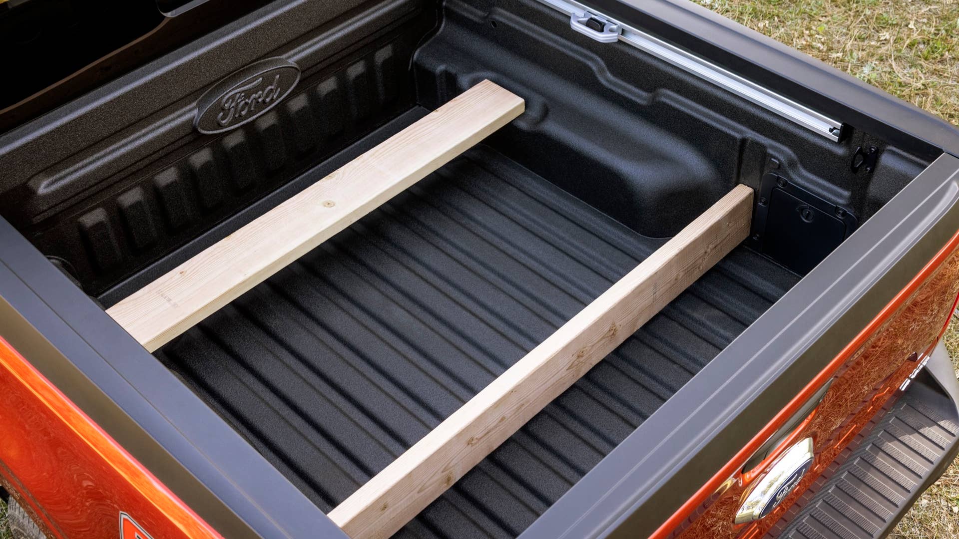2022 Ford Maverick FLEXBED™. Preproduction vehicle with optional equipment shown. Available fall 2021.