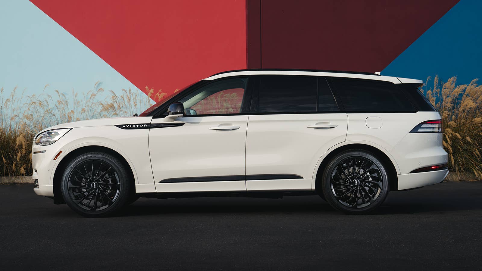 2022 Lincoln Aviator with Jet Package