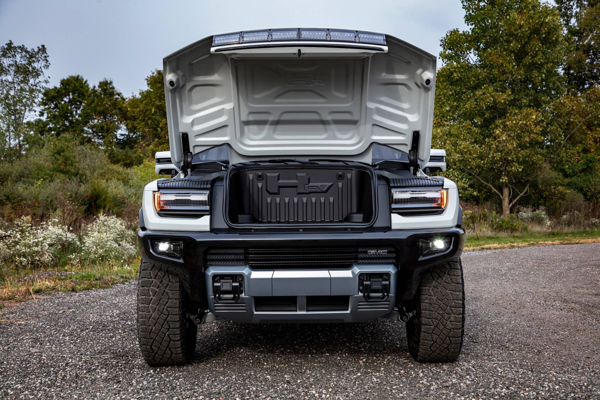 From bold and futuristic design cues, to cleverly executed details, the 2022 GMC HUMMER EV reimagines an instantly recognizable silhouette for a modern, all-electric future
