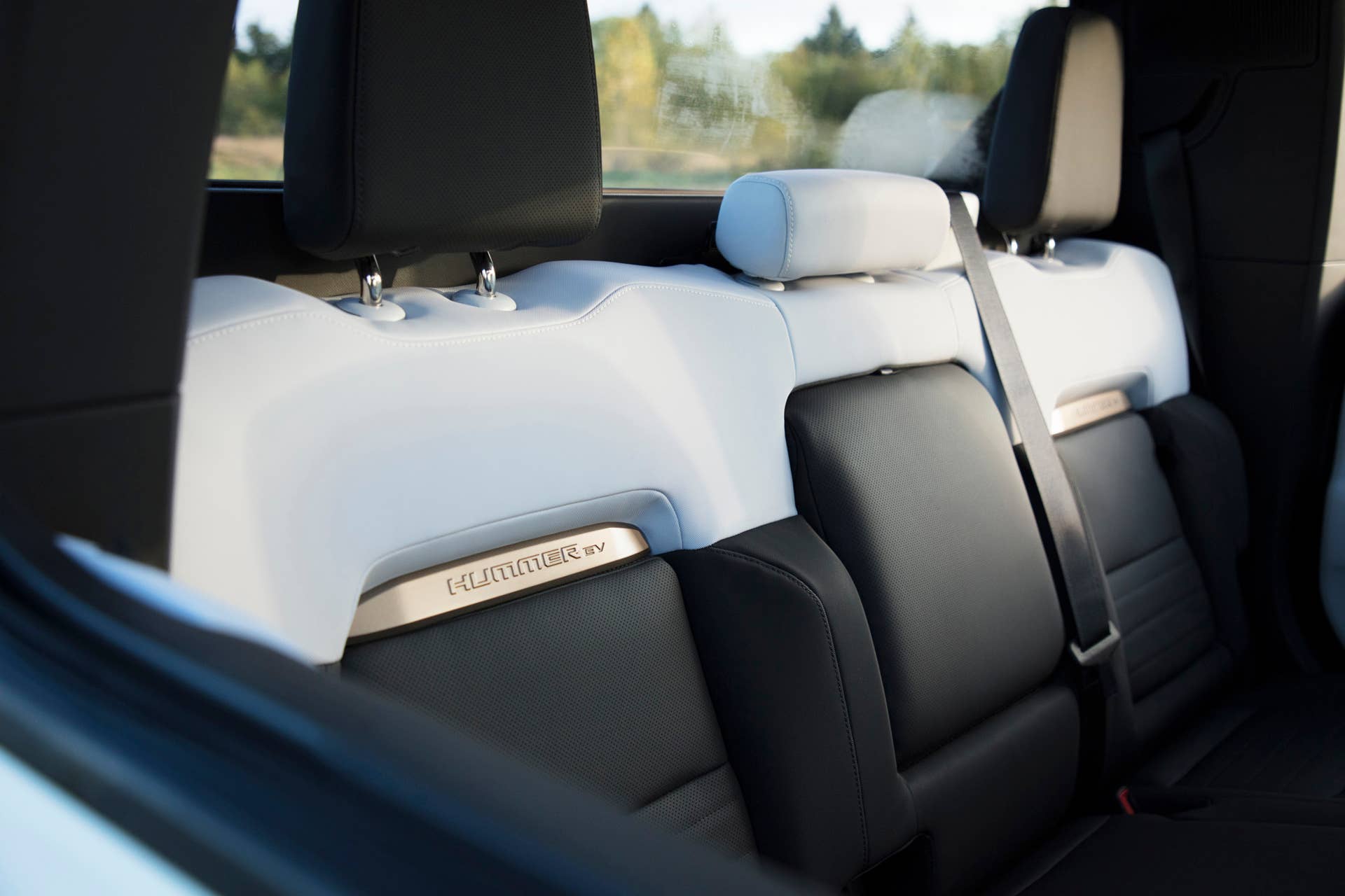 The GMC HUMMER EV’s design visually communicates extreme capability, reinforced with rugged architectural details that are delivered with a premium, well-executed and appointed interior.