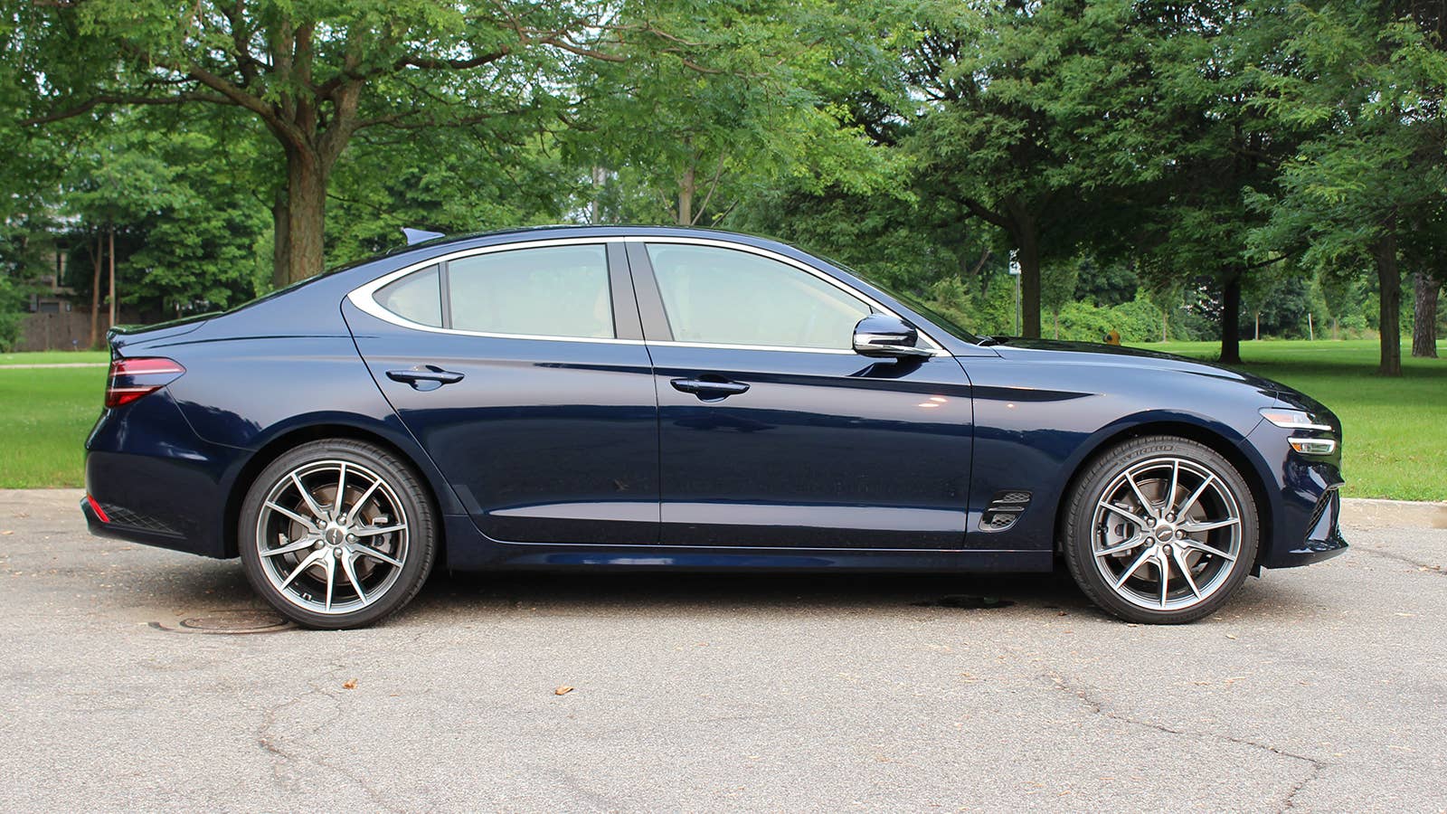 2022 Genesis G70