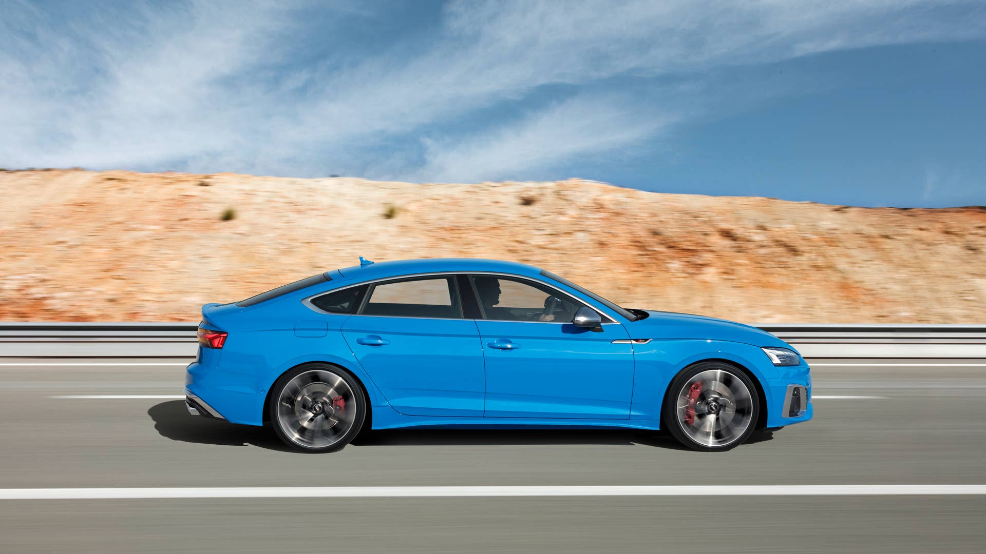 Dynamic photo Color: Turbo blue